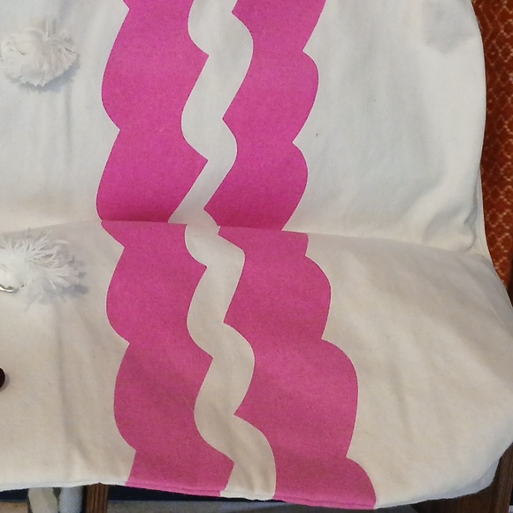 Tote - Picture 3 of 4